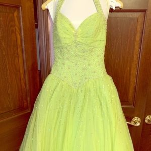 Formal dress. Purchased for $400. Size 5/6.